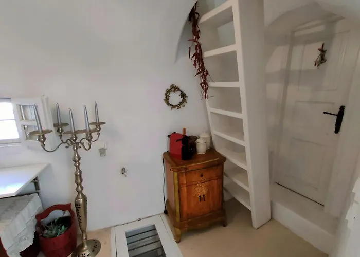 Casanova's House * Emporio (Santorini)