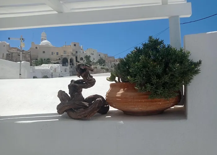 Casanova's House Emporio (Santorini)