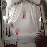 Casanova's House Emporio (Santorini)