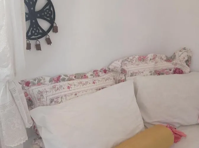 Casanova's House Emporio (Santorini)